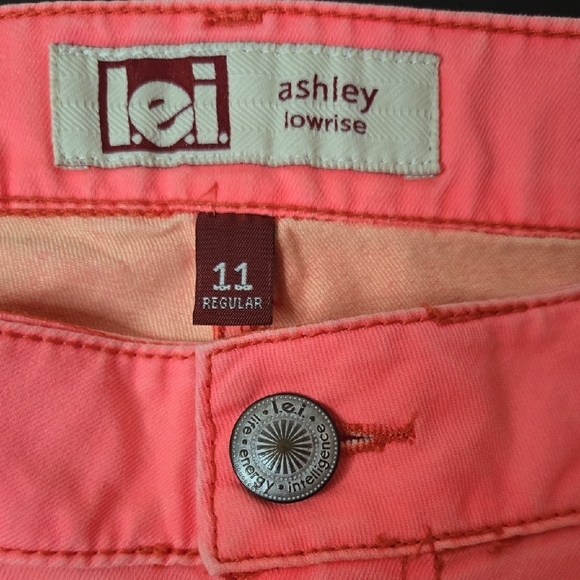 LEI Women's Coral Shorts - Picture 7 of 13